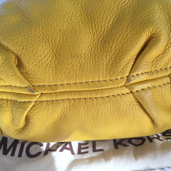 Michael Kors Large Yellow Leather Handbag - Picture 14 of 16